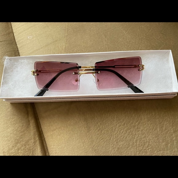 Accessories - Brand New sunglasses 🕶